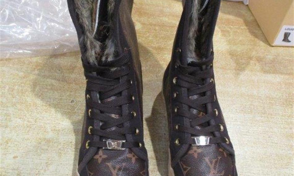 2020-1-16-1145Padělek_kozačky louis vuitton.jpg